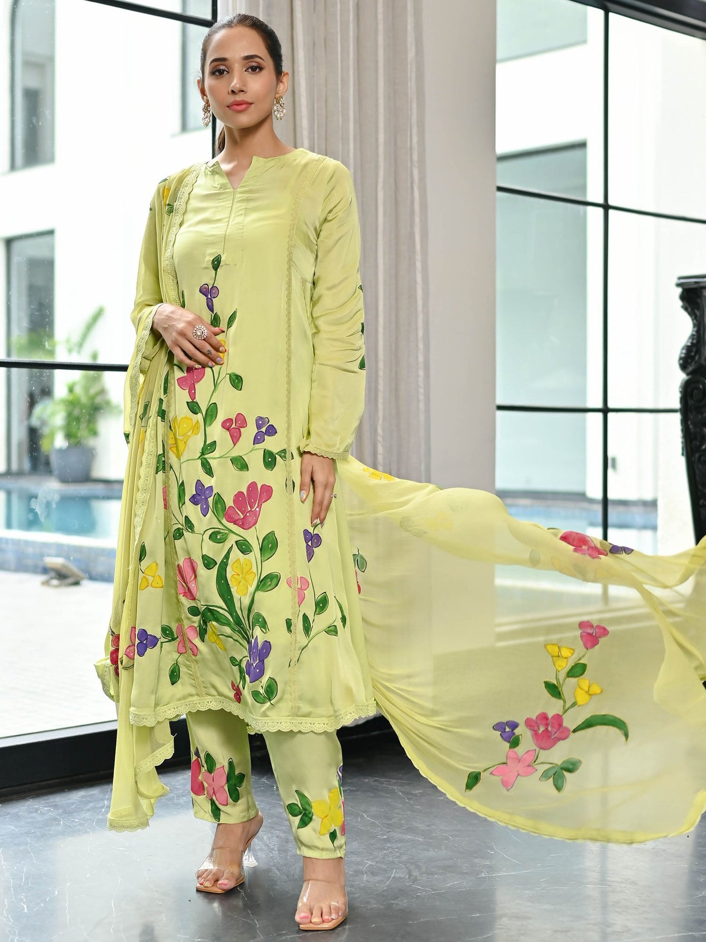 Kaarigiri Green Kurta Set