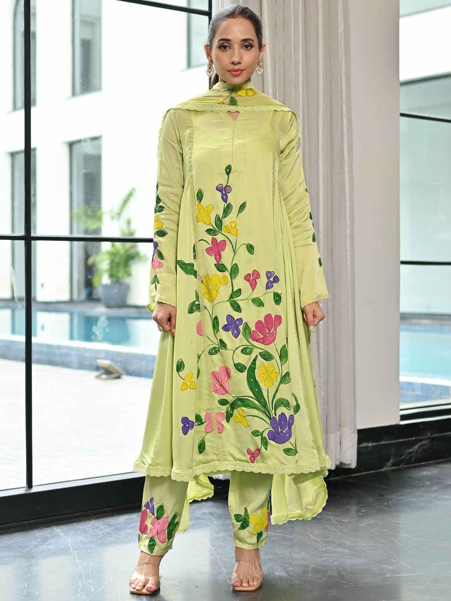 Kaarigiri Green Kurta Set