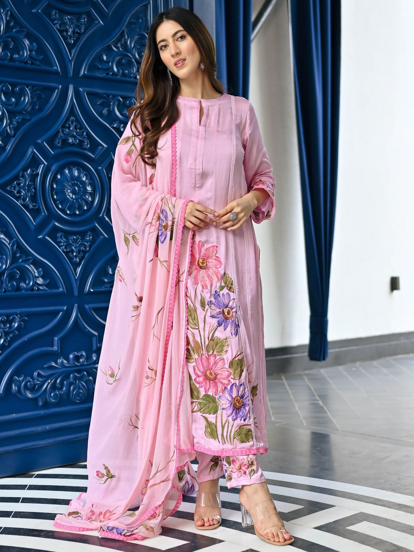Kaarigiri Pink Kurta Set