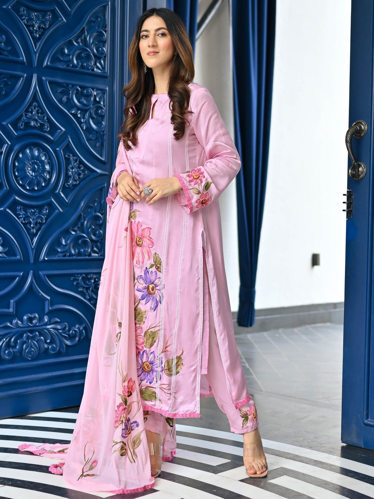 Kaarigiri Pink Kurta Set