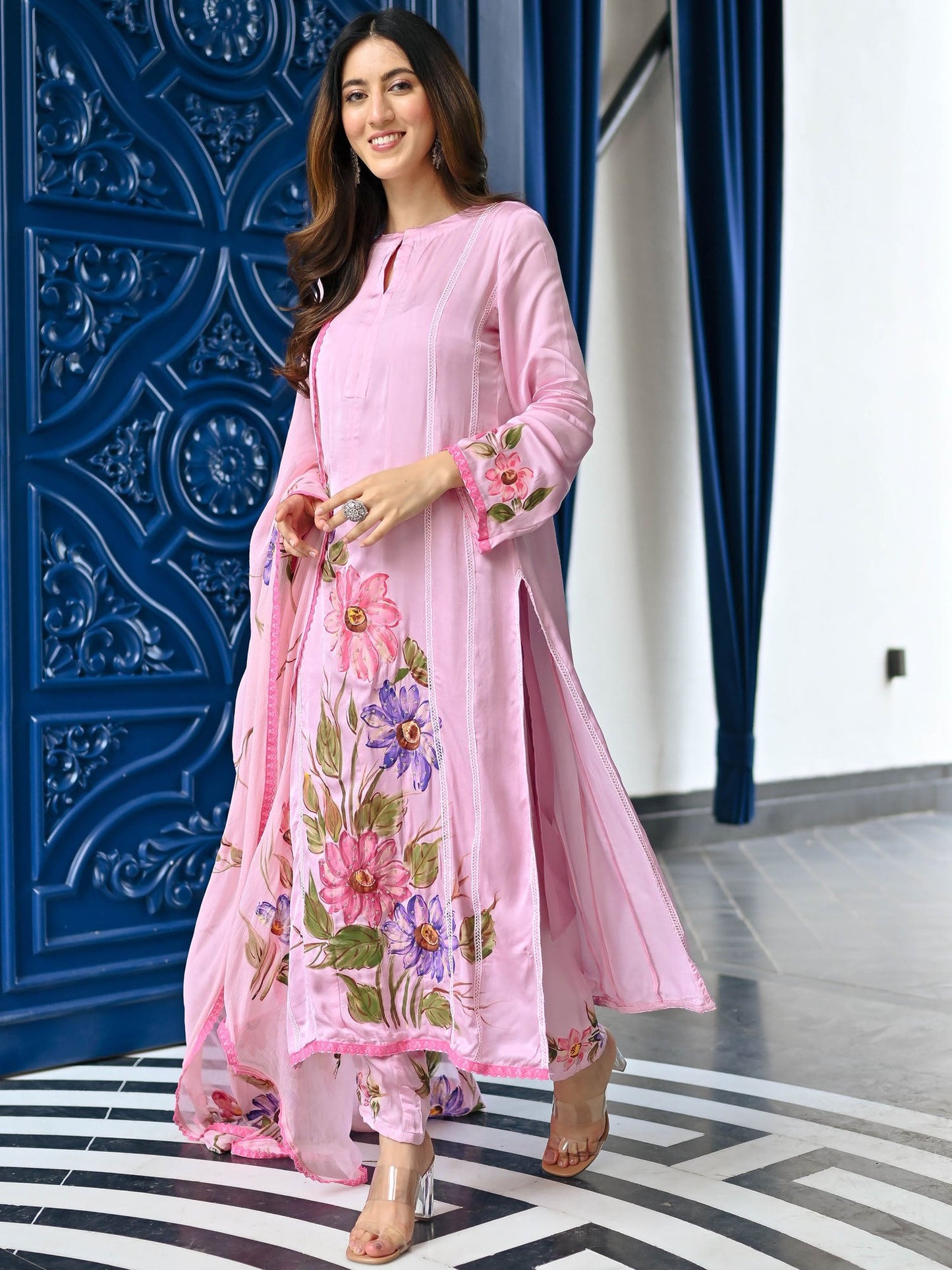 Kaarigiri Pink Kurta Set